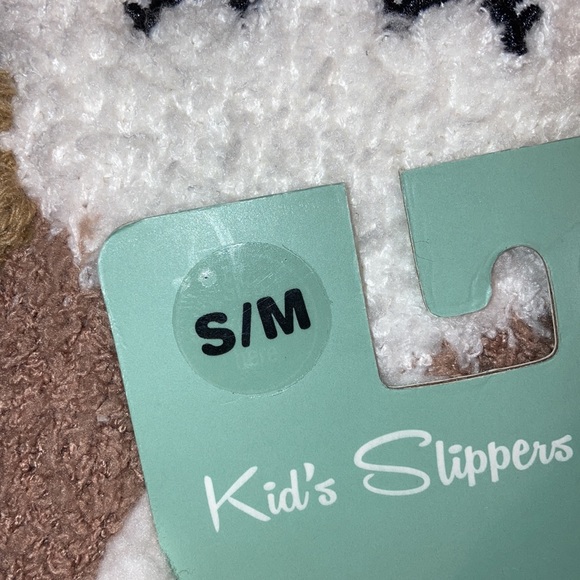 🆕NWT🎁Kids Fuzzy Kitty Slippers - Picture 11 of 15